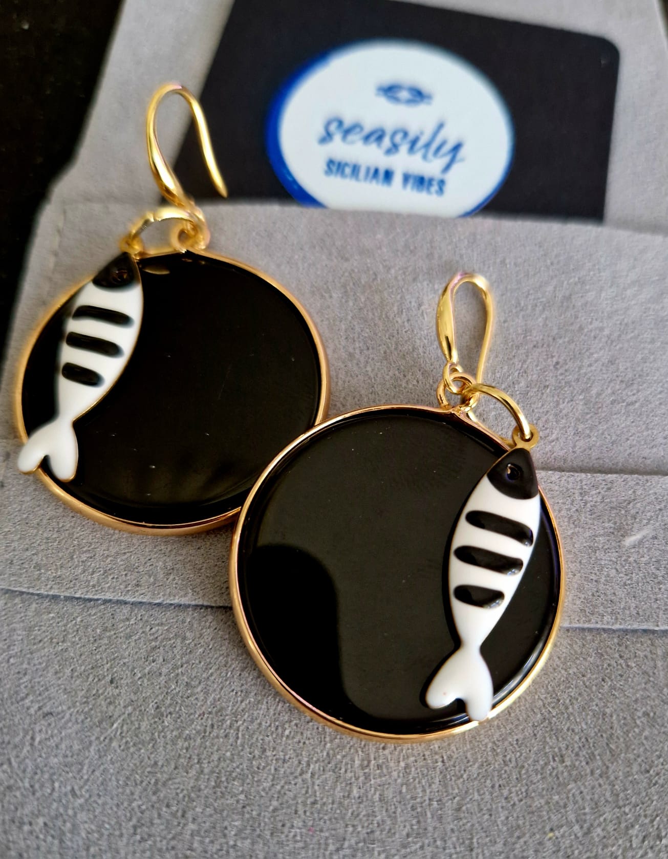 ORECCHINI TAG BLACK